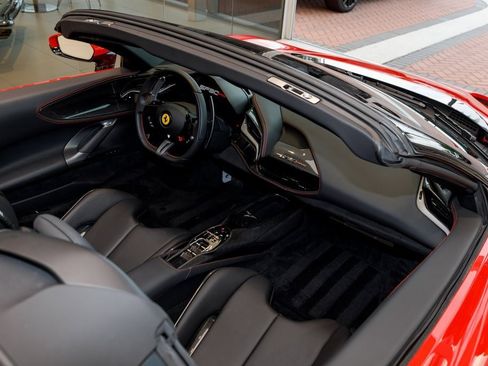 Used 2022 Ferrari SF90 Spider image 37