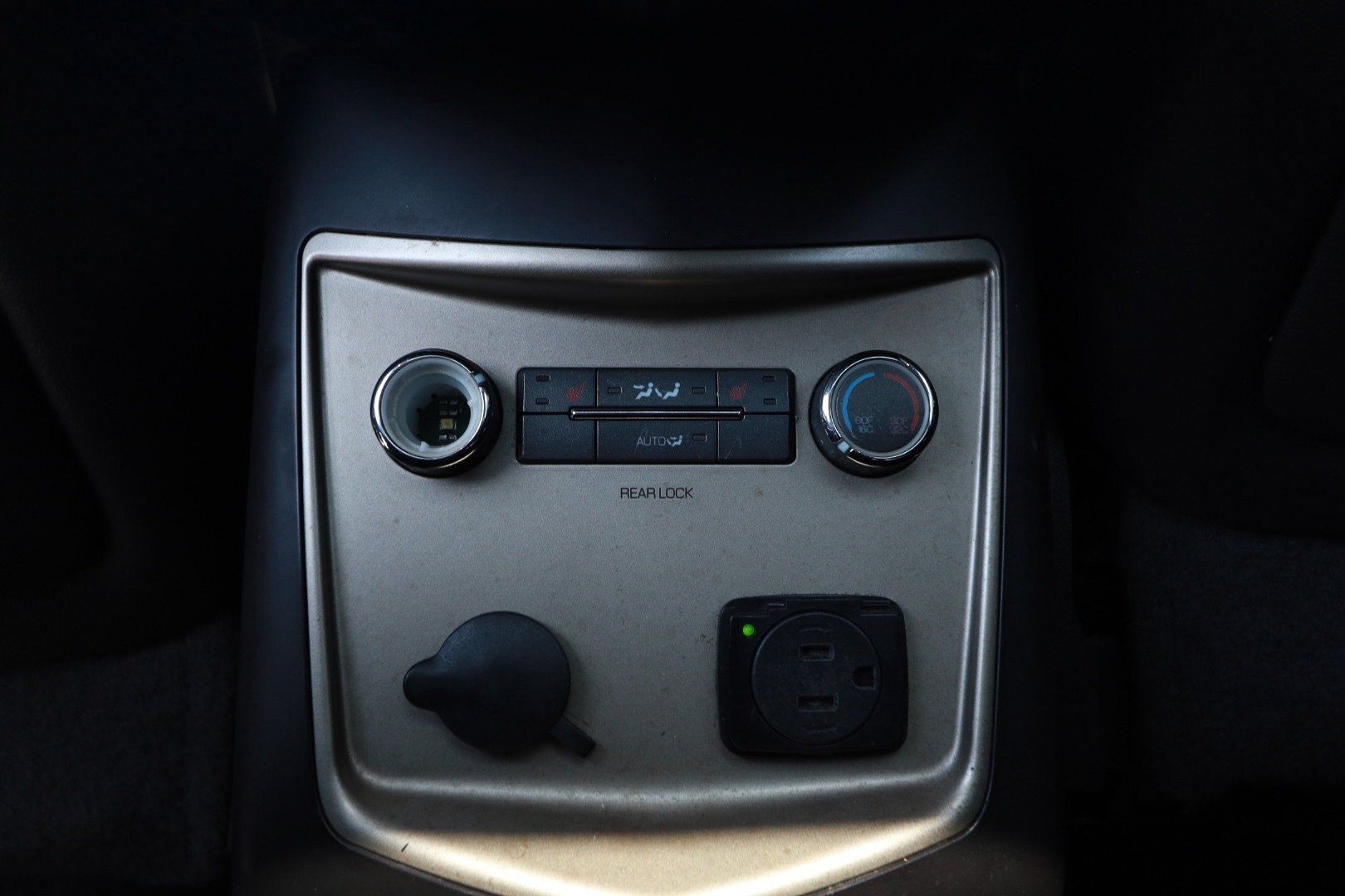 Used 2012 Lincoln MKT FWD image 24