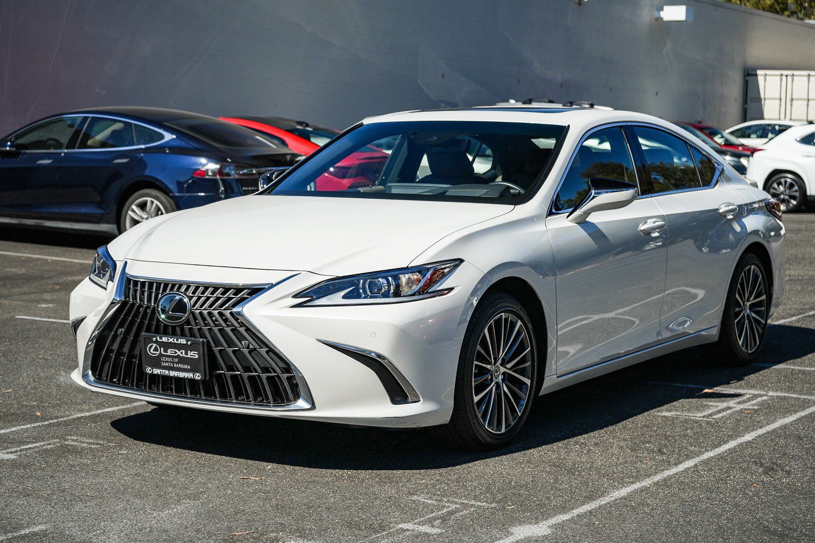 Used 2025 Lexus ES 300h w/ Premium Package FWD image 3