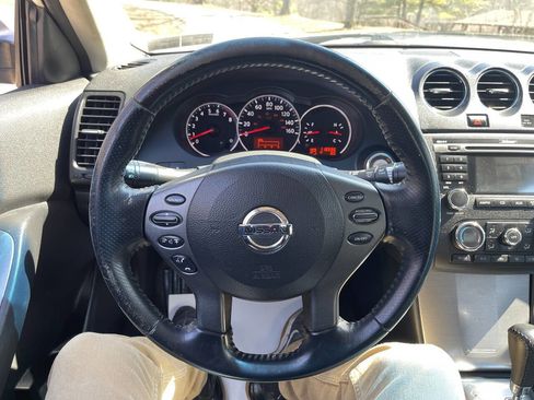 Used 2011 Nissan Altima 3.5 SR w/ 3.5SR Premium Pkg image 26