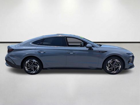 Used 2024 Hyundai Sonata SEL w/ Convenience Package FWD image 2