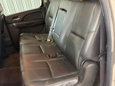 Used 2014 Chevrolet Suburban LT AWD/4WD image 15