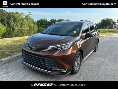 Used 2021 Toyota Sienna XLE