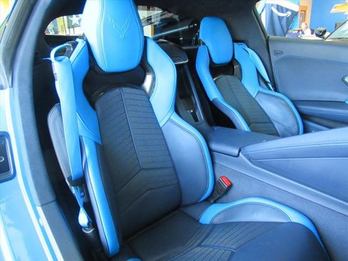 Used 2022 Chevrolet Corvette Stingray Premium Cpe w/ Z51 Performance Package image 7