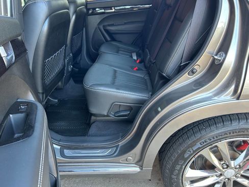 Used 2014 Kia Sorento SX w/ 3rd Row Package AWD/4WD image 16