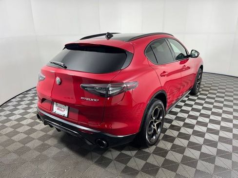 Used 2025 Alfa Romeo Stelvio Sprint image 7