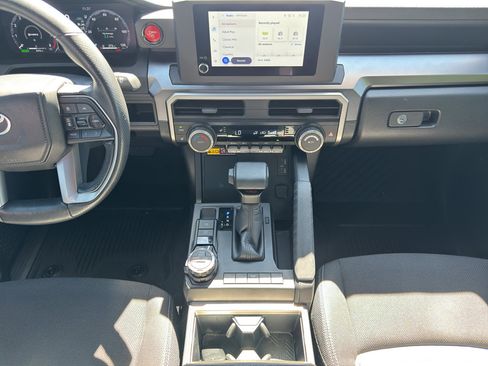 Used 2025 Toyota 4Runner TRD Off-Road AWD/4WD image 12