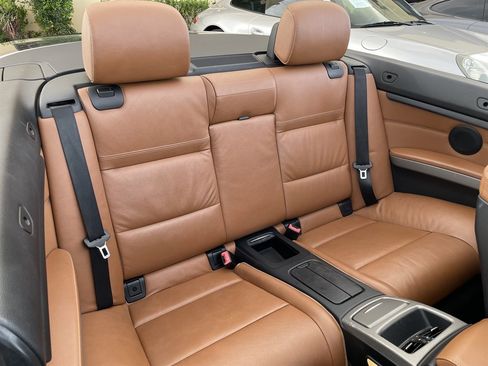 Used 2013 BMW 335i Convertible image 23