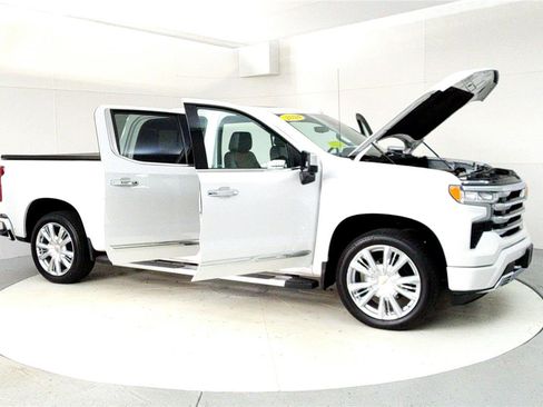 Used 2024 Chevrolet Silverado 1500 High Country w/ High Country Premium Package image 12