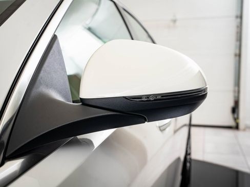 Used 2025 Mercedes-Benz C 300 4MATIC Sedan image 16