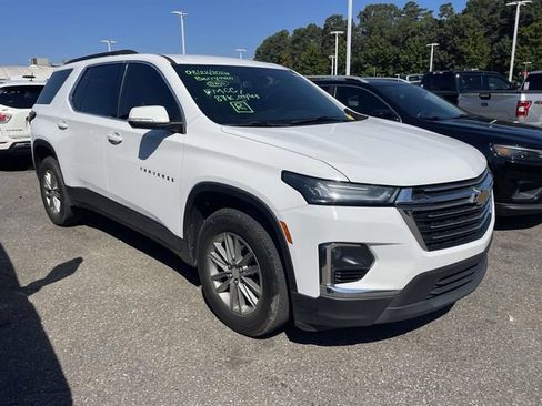 Used 2022 Chevrolet Traverse LT FWD image 1