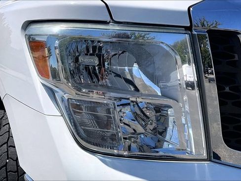 Used 2017 Nissan Titan SV RWD image 25