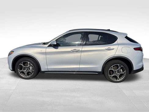 Used 2022 Alfa Romeo Stelvio Ti w/ Active Assist Plus Package AWD/4WD image 9