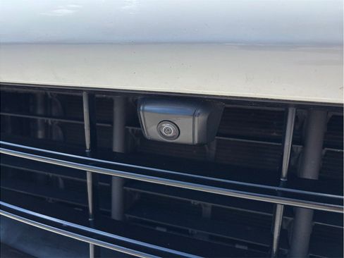 Used 2021 Porsche Cayenne GTS w/ Premium Package image 15