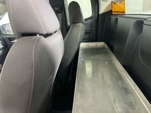 Used 2022 Chevrolet Colorado LT w/ Fleet Safety Package image 24