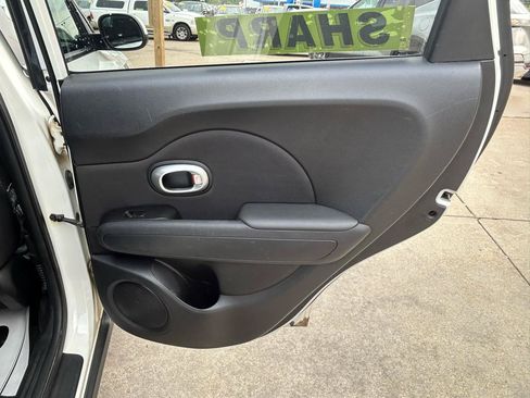 Used 2014 Kia Soul FWD image 13