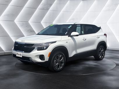 Used 2025 Kia Seltos LX