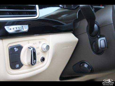 Used 2015 Audi A8 L 3.0T w/ Premium Package image 17