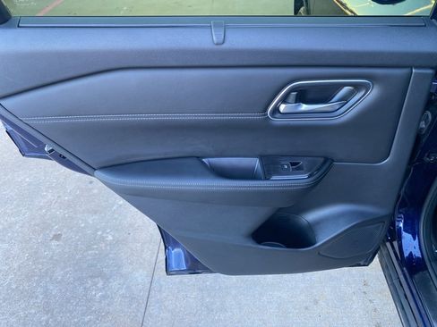 Used 2024 Nissan Rogue Platinum w/ Platinum Premium Package image 14