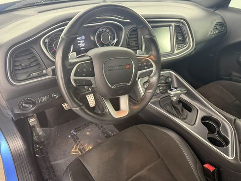 Used 2016 Dodge Challenger R/T Scat Pack w/ Leather Interior Group RWD image 15