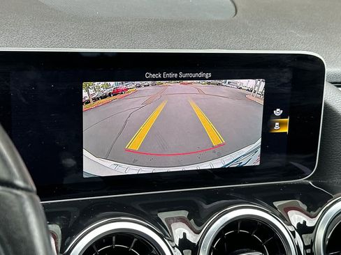 Used 2021 Mercedes-Benz GLA 250 4MATIC image 21