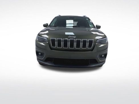 Used 2019 Jeep Cherokee Latitude Plus AWD/4WD image 3