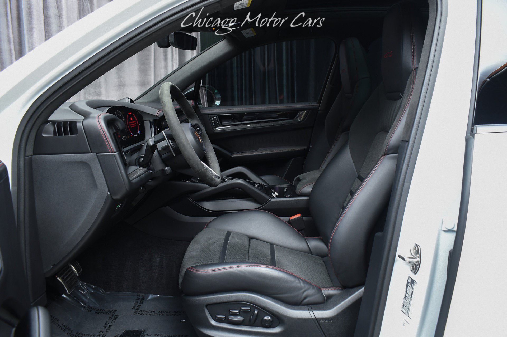 Used 2025 Porsche Cayenne GTS AWD/4WD image 12