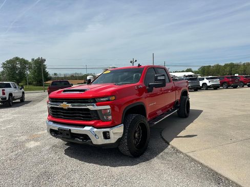 Used 2025 Chevrolet Silverado 2500 LT w/ All Star Edition AWD/4WD image 2