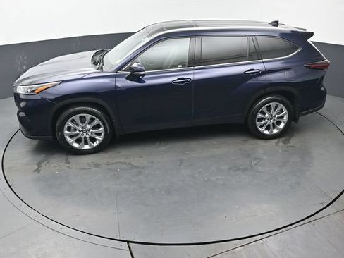 Certified 2024 Toyota Highlander Limited AWD/4WD image 43