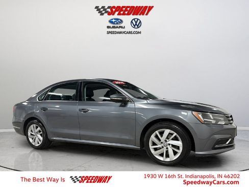 Used 2018 Volkswagen Passat 2.0T SE FWD image 1