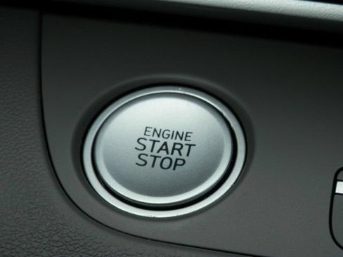 Used 2025 Hyundai Elantra SEL FWD image 27