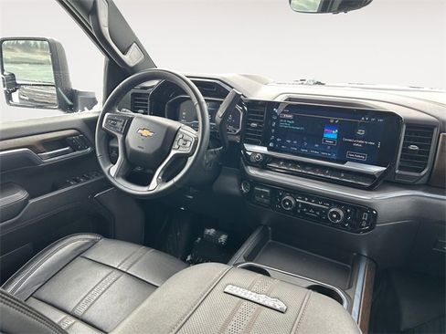 Used 2024 Chevrolet Silverado 2500 High Country w/ Technology Package image 10