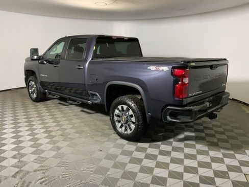 Used 2024 Chevrolet Silverado 2500 Custom w/ Custom Value Package image 11