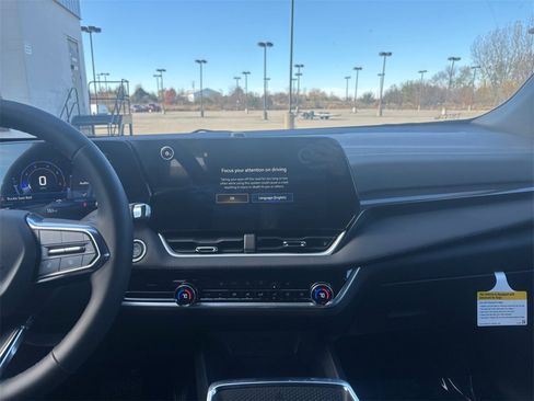 New 2026 Chevrolet Equinox LT w/ Convenience Package II image 19