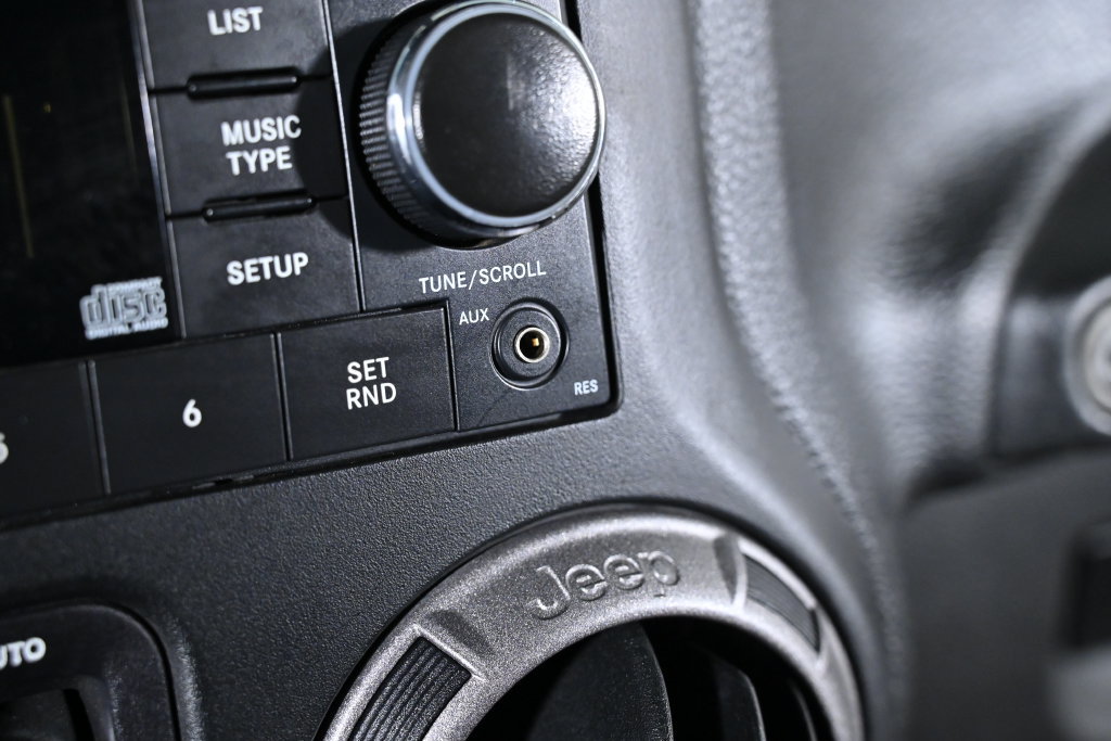 Used 2018 Jeep Wrangler Unlimited Sport S AWD/4WD image 16