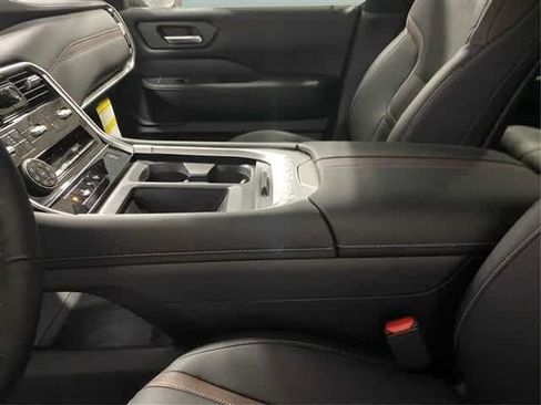 New 2025 Nissan Armada SL w/ Captain's Chari Seat Package image 18