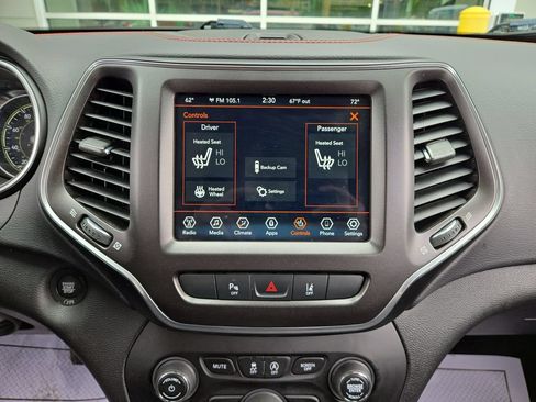 Used 2021 Jeep Cherokee Trailhawk w/ Trailer Tow Group AWD/4WD image 23