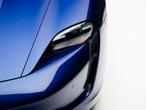 Used 2023 Porsche Taycan w/ Premium Package image 10