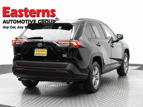 Used 2023 Toyota RAV4 XLE AWD/4WD image 5