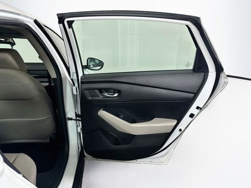 Used 2024 Honda Accord EX image 29