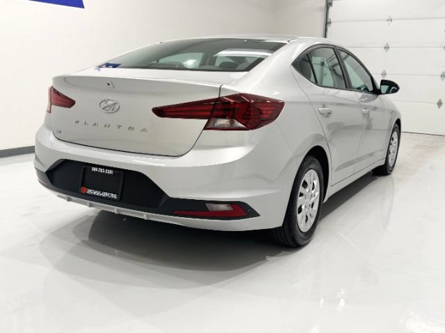 Used 2020 Hyundai Elantra SE FWD image 8