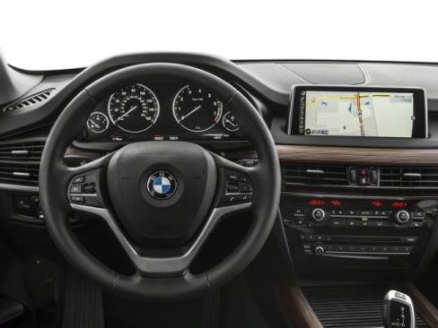 Used 2018 BMW X5 xDrive40e image 7