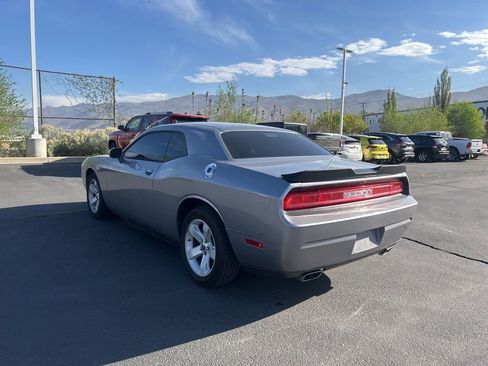 Used 2014 Dodge Challenger SXT image 6