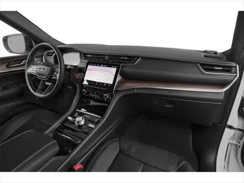 Used 2022 Jeep Grand Cherokee L Overland RWD image 11