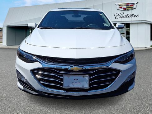 Used 2022 Chevrolet Malibu LT FWD image 2