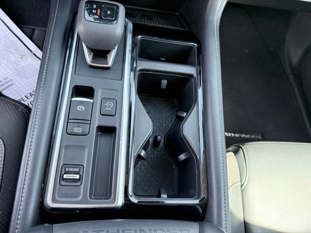 Used 2023 Nissan Pathfinder SL w/ SL Premium Package FWD image 14