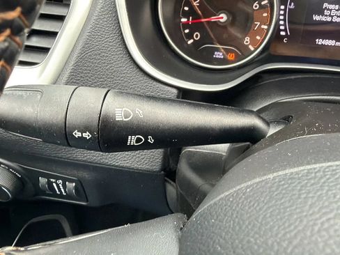 Used 2019 Jeep Compass Latitude AWD/4WD image 14