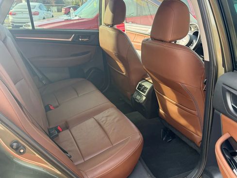 Used 2019 Subaru Outback 3.6R Touring image 10
