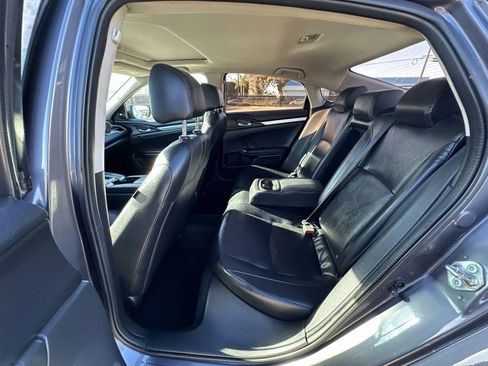 Used 2016 Honda Civic Touring image 31