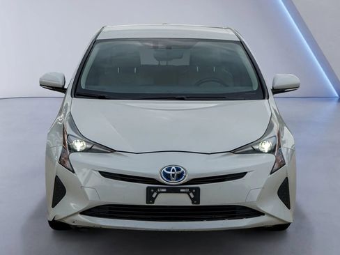 Used 2016 Toyota Prius Three image 2